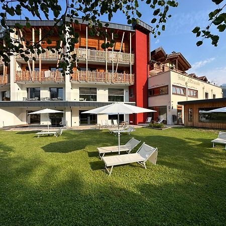 Hotel Miravalle Soraga Bagian luar foto