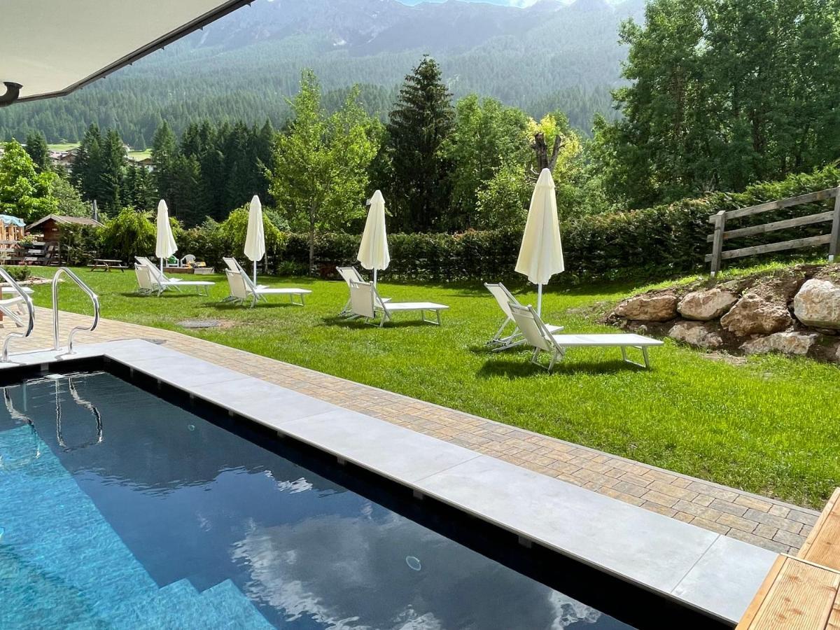 Hotel Miravalle Soraga Bagian luar foto