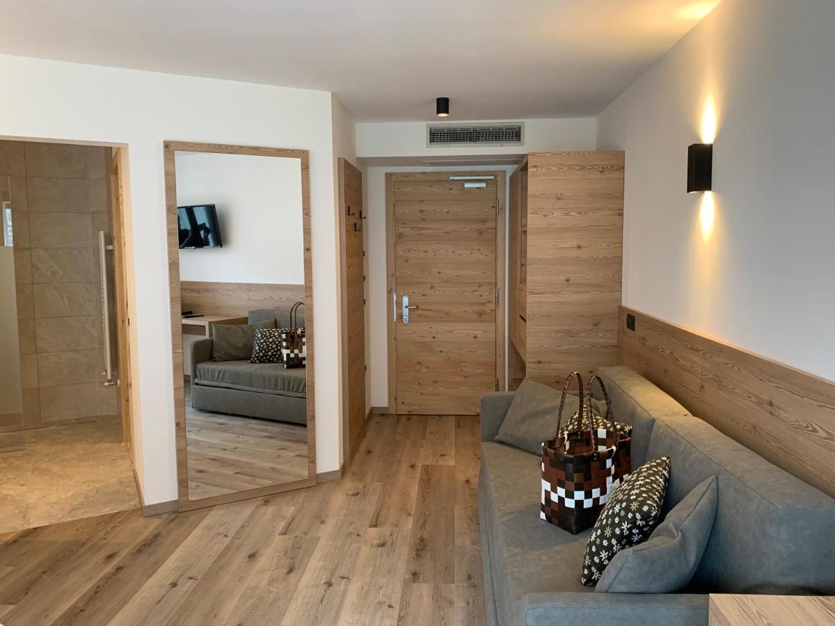 Hotel Miravalle Soraga Bagian luar foto