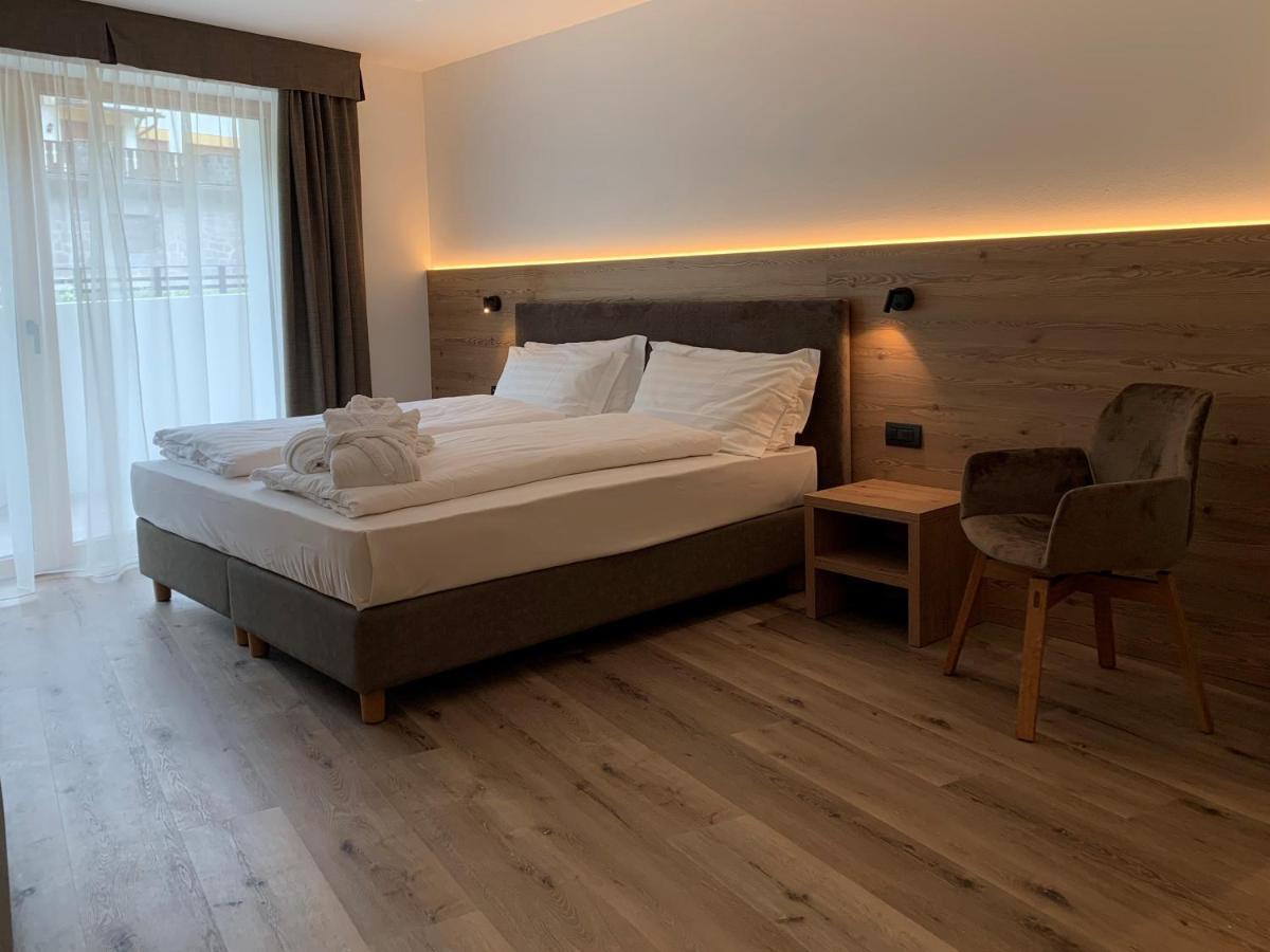 Hotel Miravalle Soraga Bagian luar foto