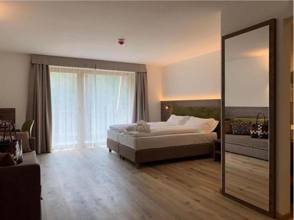 Hotel Miravalle Soraga Bagian luar foto