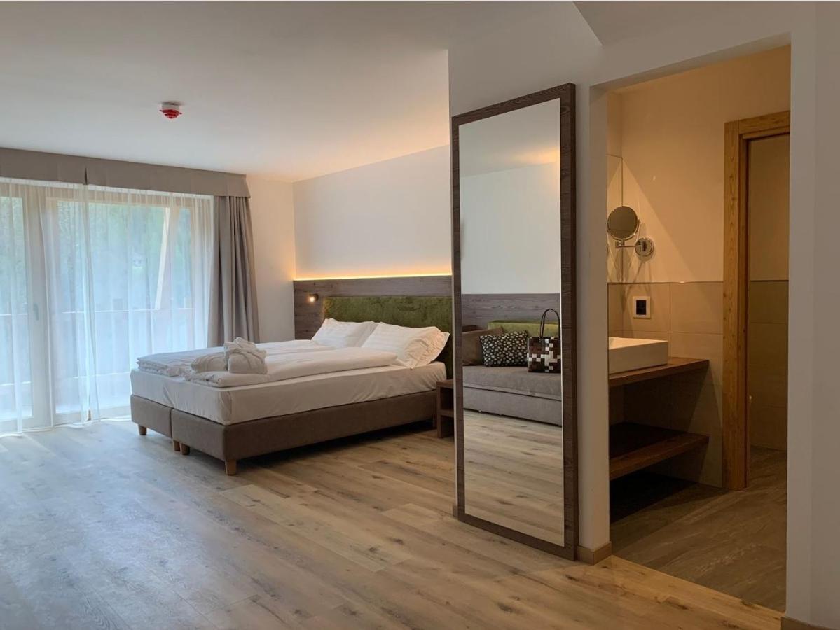Hotel Miravalle Soraga Bagian luar foto