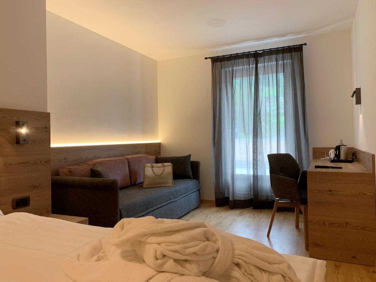 Hotel Miravalle Soraga Bagian luar foto