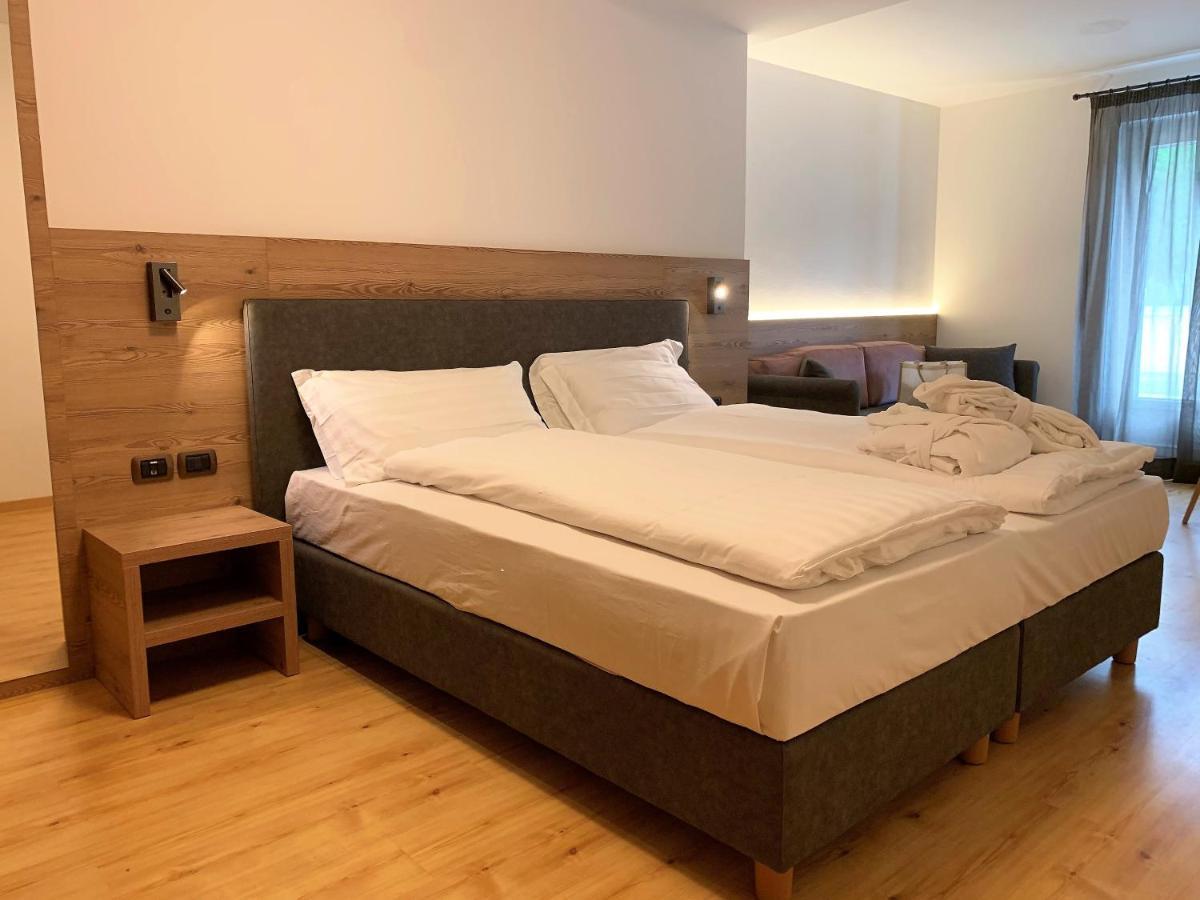 Hotel Miravalle Soraga Bagian luar foto