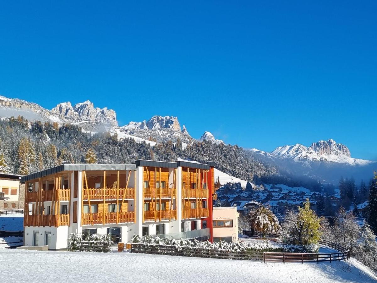 Hotel Miravalle Soraga Bagian luar foto