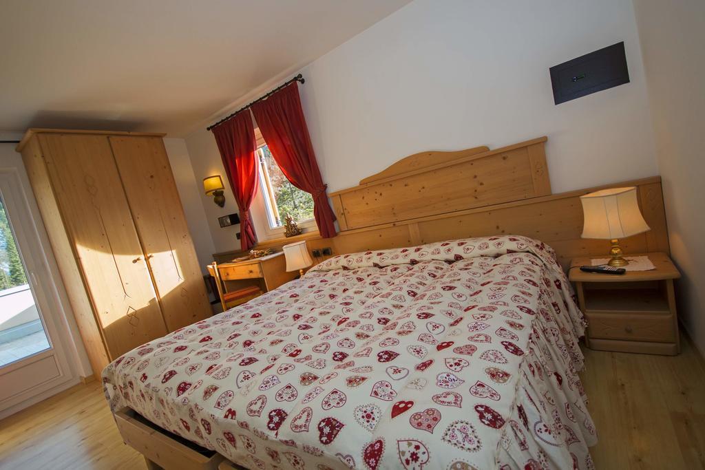Hotel Miravalle Soraga Bagian luar foto
