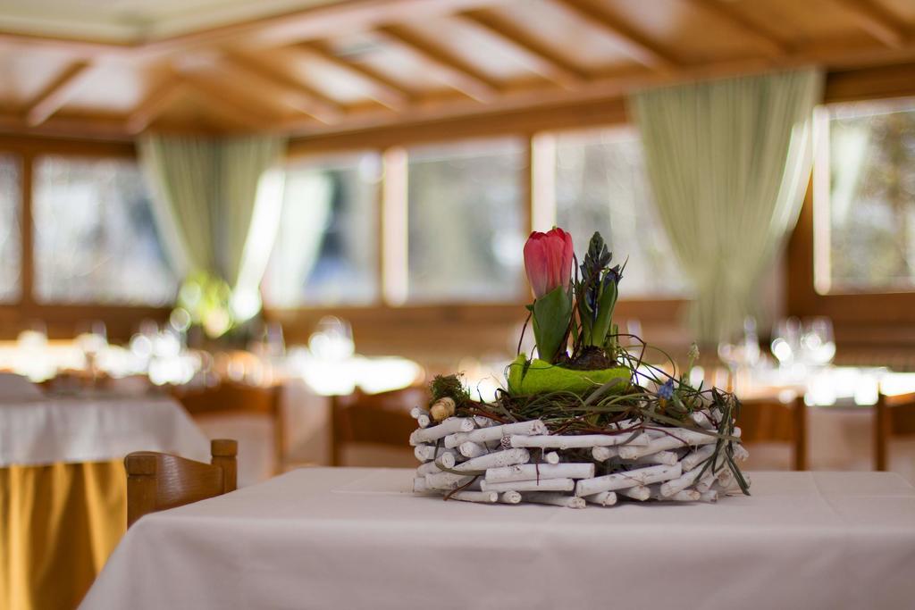 Hotel Miravalle Soraga Bagian luar foto