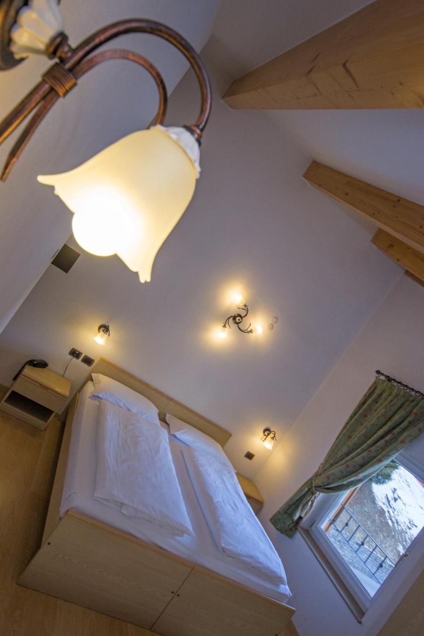 Hotel Miravalle Soraga Bagian luar foto